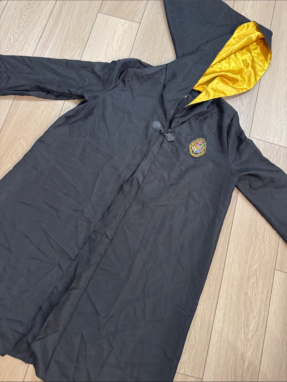 Harry Potter Hufflepuff Universal Studios Wizarding World Hooded Robe Cloak Sz L